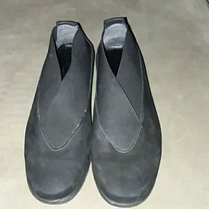 The Flexx black shoes.